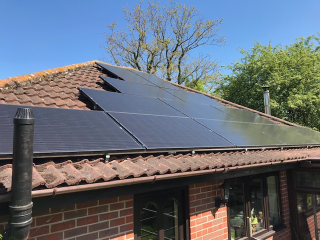 Solar panel installation in Oakview